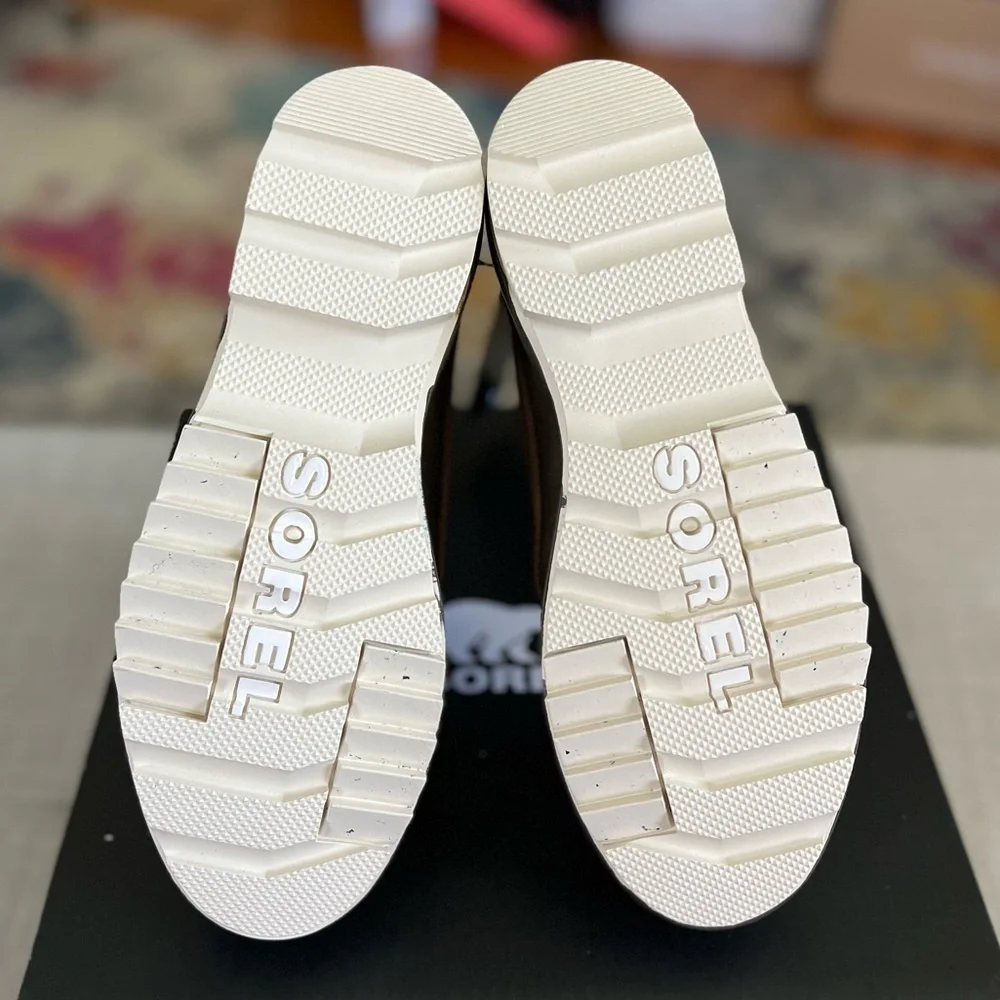 TODAY ONLY!! NWT Sorel Tivoli Lug Sole Boots - Picture 9 of 12